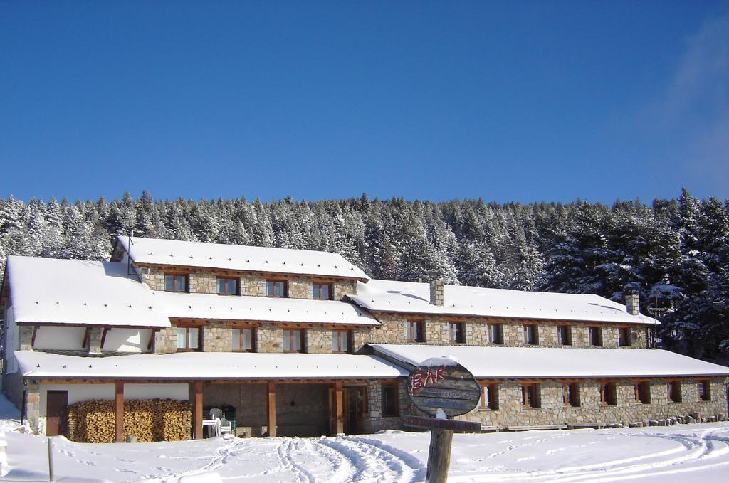 Refugi Cap Del Rec Hostel Lles Bagian luar foto