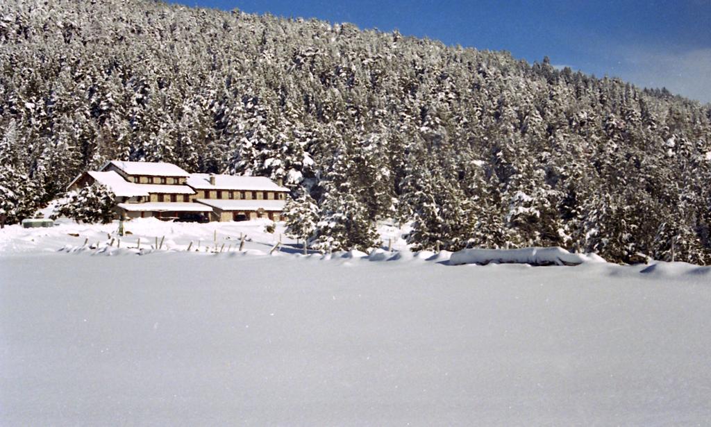 Refugi Cap Del Rec Hostel Lles Bagian luar foto