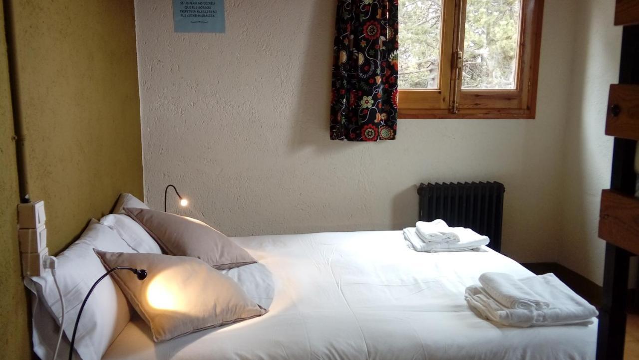 Refugi Cap Del Rec Hostel Lles Bagian luar foto