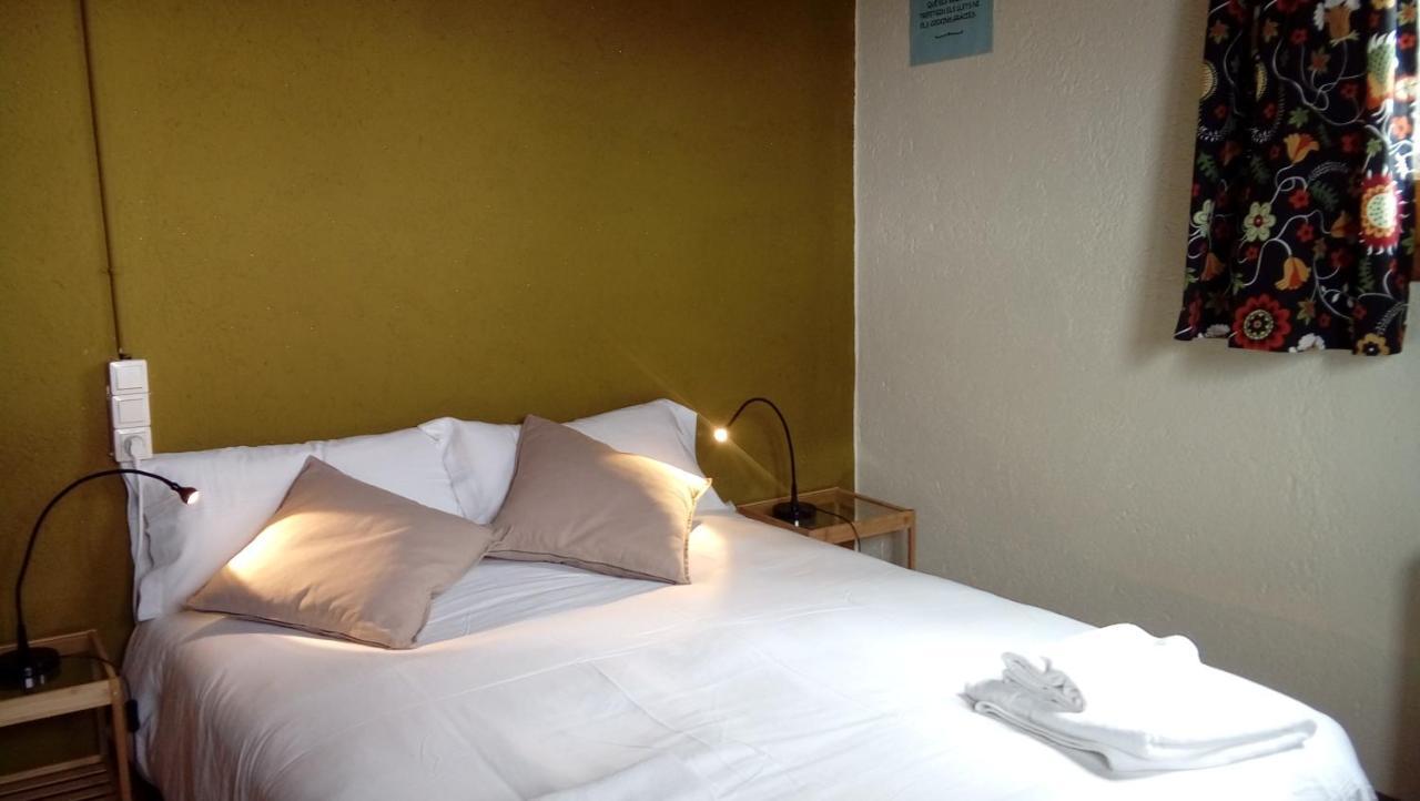Refugi Cap Del Rec Hostel Lles Bagian luar foto