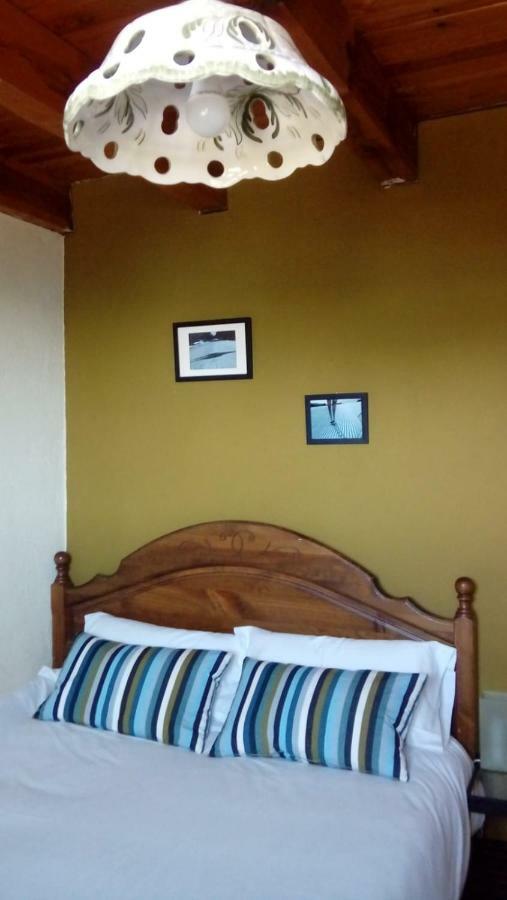 Refugi Cap Del Rec Hostel Lles Bagian luar foto